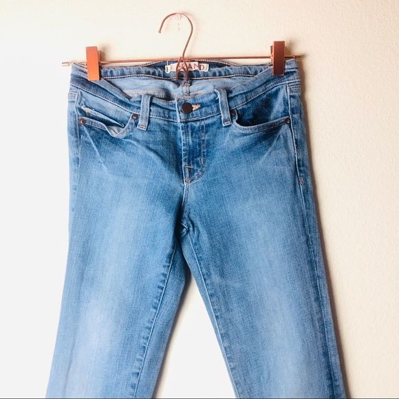 EUC J Brand Light Wash Bootleg Jeans 26 - Picture 3 of 6